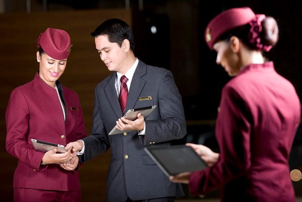 concierge-staff-at-doha-international-airport-using-the-custom-built-ipad-exclusively-for-qatar-airways-passengers.jpg