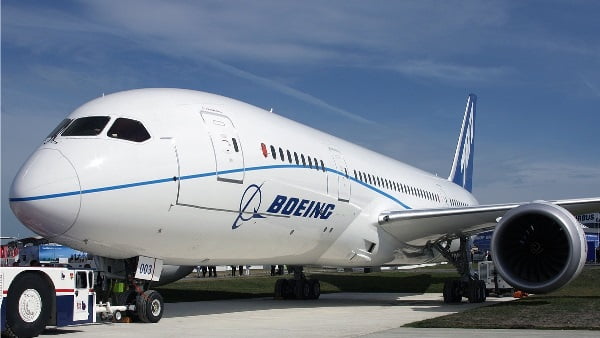 Boeing-787-Dreamliner.jpg