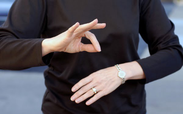 universal-sign-language-ftr.jpg